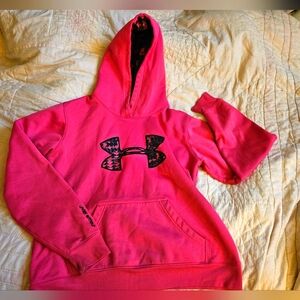 4/$20- under Armour hoodie